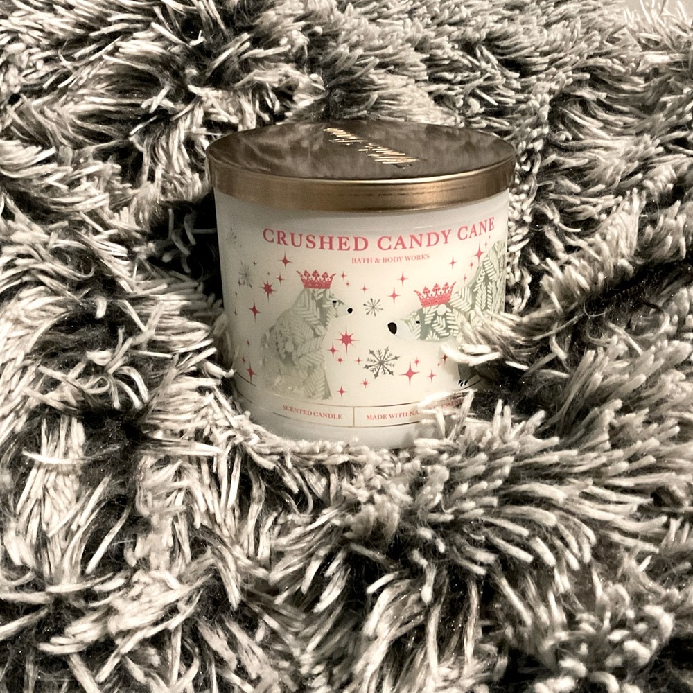 BATH AND BODY WORKS Crushed Candy Cane 3-Wick Candle